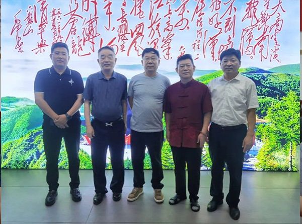 交流合作 共謀發(fā)展| 董事長(zhǎng)滕鴻儒帶隊(duì)走訪戰(zhàn)略合作單位