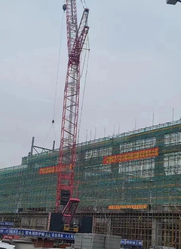 【重磅喜訊】一滕建設(shè)集團(tuán)齊齊哈爾機(jī)場(chǎng)項(xiàng)目***吊儀式圓滿成功