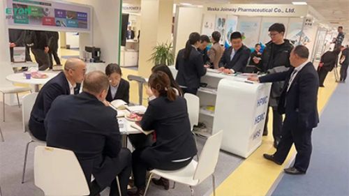 展會(huì)快訊丨一滕新材料啟航國(guó)際展會(huì)，閃耀亮相2024俄羅斯涂料展，引領(lǐng)行業(yè)新風(fēng)向，刷新涂料新未來(lái)！