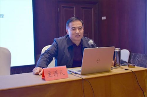 依法治企 護航企業(yè)高質量發(fā)展——山東一滕集團舉行2024年法律講座