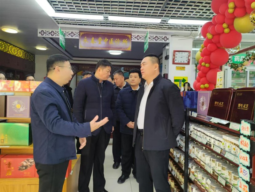 市委副書記、市長范長征到肥城一滕醫(yī)藥公司檢查指導(dǎo)工作